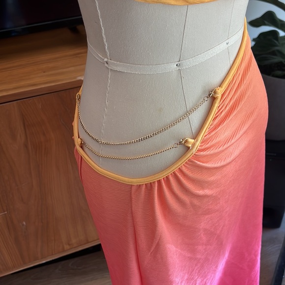 NWOT Ombré midi dress with chain detail - Picture 4 of 4